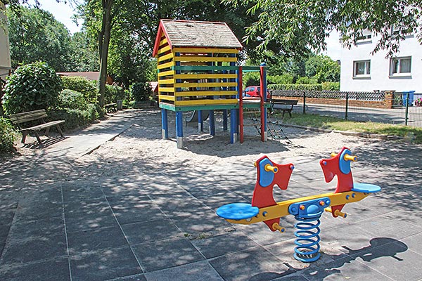 Spielplatz in der Stra&szlig;e Am alten Bach