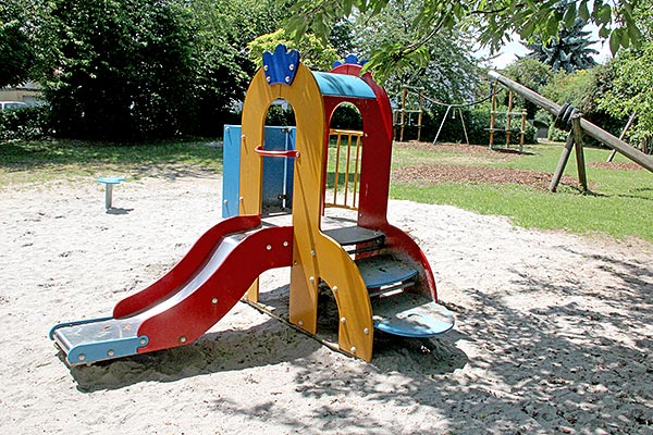 Spielplatz an der Ecke Mainstra&szlig;e/Bergstra&szlig;e