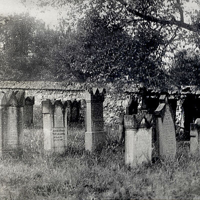 Historische Aufnahme des jüdischen Friedhofs