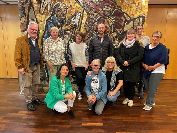 Inklusionsbeirat (hinten) B�rgermeister Dr. Bernd Blisch, Angelika Luger, Patrizia Michaela Lang, Dr. Stefan Graafen, Kerstin Kleinschmidt, Peter Kerloch, Gerlinde Goldbach-Thimm; (vorne) Annette Spichal, Britta Heemann, Dagmar Kaufmann. Es fehlen: Philipp Moritz und Silvia Weber.